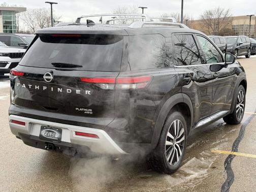 2023 Nissan Pathfinder Platinum