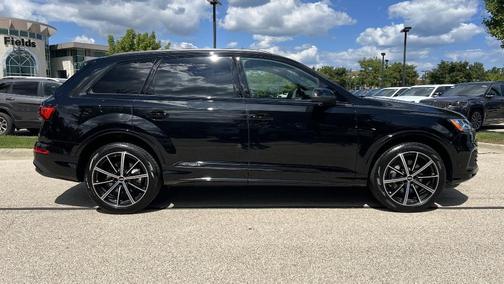 2023 Audi Q7 55 Premium Plus