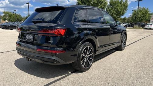 2023 Audi Q7 55 Premium Plus