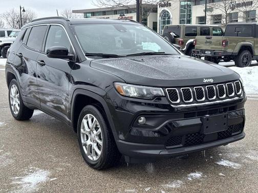 2024 Jeep Compass Latitude Lux