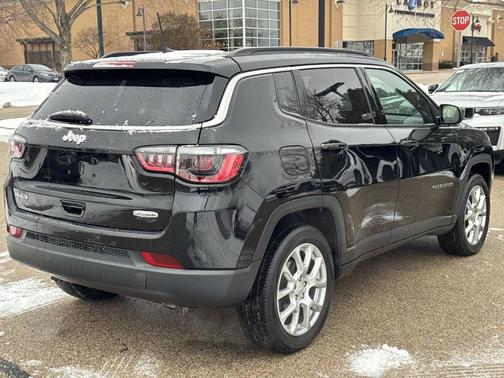 2024 Jeep Compass Latitude Lux