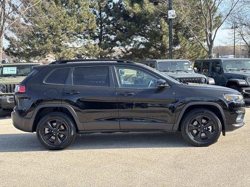 2023 Jeep Cherokee Altitude Lux