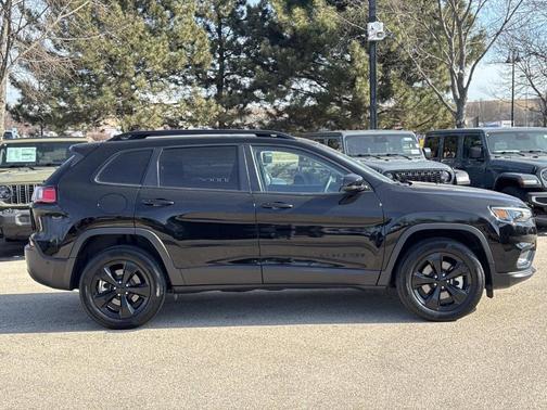 2023 Jeep Cherokee Altitude Lux