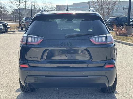 2023 Jeep Cherokee Altitude Lux