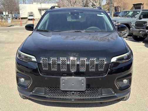 2023 Jeep Cherokee Altitude Lux
