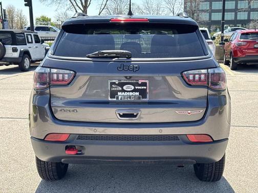 Gray 2021 Jeep Compass Trailhawk