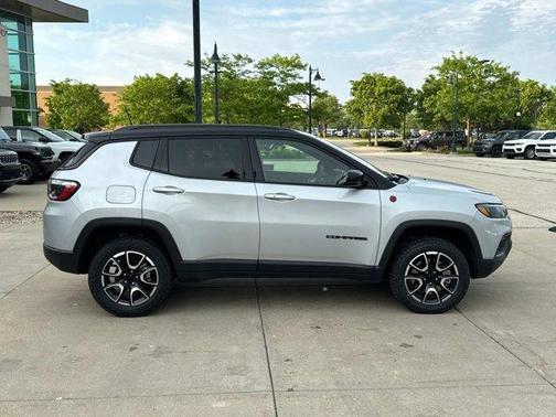2024 Jeep Compass Trailhawk