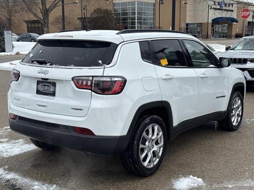 2024 Jeep Compass Latitude Lux