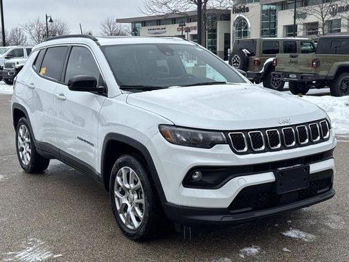 2024 Jeep Compass Latitude Lux