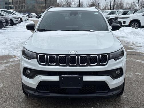 2024 Jeep Compass Latitude Lux