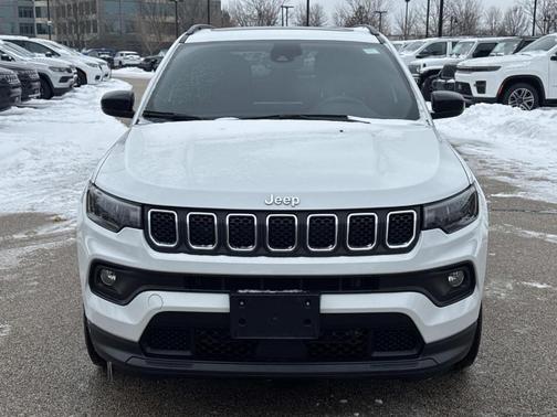 2024 Jeep Compass Latitude Lux