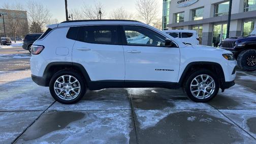 2024 Jeep Compass Latitude Lux