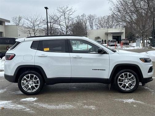 2024 Jeep Compass Latitude Lux