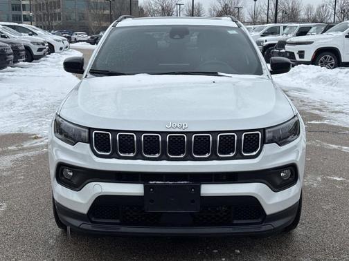 2024 Jeep Compass Latitude Lux