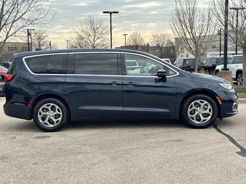 Fathom Blue Pearlcoat 2024 Chrysler Pacifica Limited