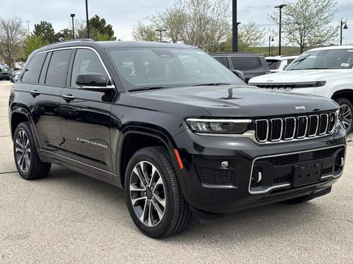 Diamond Black 2023 Jeep Grand Cherokee Overland