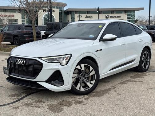 2022 Audi e-tron S line Premium