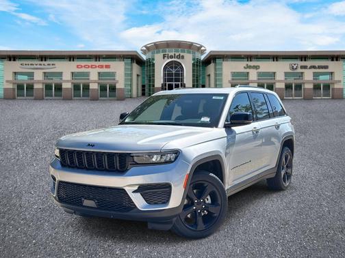 2025 Jeep Grand Cherokee Laredo