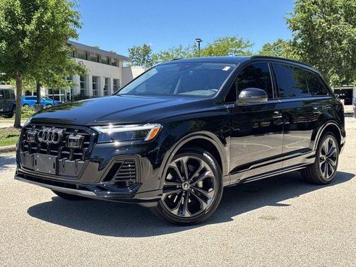 Mythos Black Metallic 2025 Audi Q7 55 Premium Plus