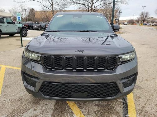 2025 Jeep Grand Cherokee Laredo