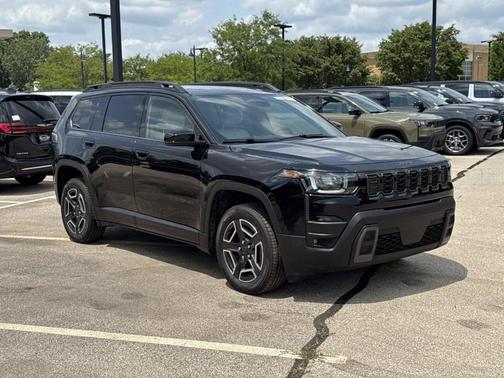 Diamond Black 2026 Jeep Cherokee LAREDO/LIMITED