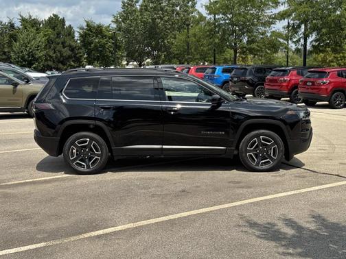 Diamond Black 2026 Jeep Cherokee LAREDO/LIMITED