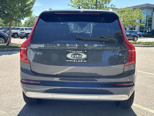 Denim Blue Metallic 2022 Volvo XC90 T6 Momentum 7 Passenger