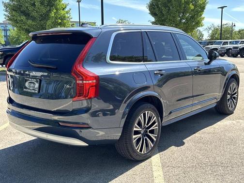 Denim Blue Metallic 2022 Volvo XC90 T6 Momentum 7 Passenger