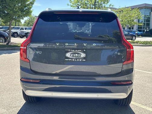 Denim Blue Metallic 2022 Volvo XC90 T6 Momentum 7 Passenger