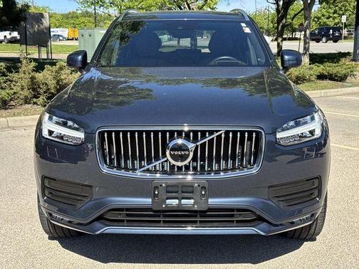 Denim Blue Metallic 2022 Volvo XC90 T6 Momentum 7 Passenger