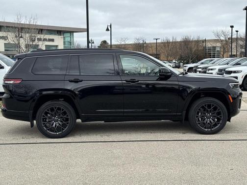 Diamond Black 2026 Jeep Grand Cherokee L Summit