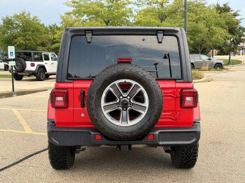 Firecracker Red Clearcoat 2019 Jeep Wrangler Unlimited Sahara