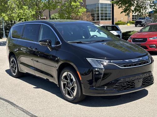 Diamond Black 2027 Chrysler Pacifica LIMITED