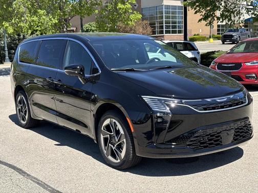 Diamond Black 2027 Chrysler Pacifica LIMITED
