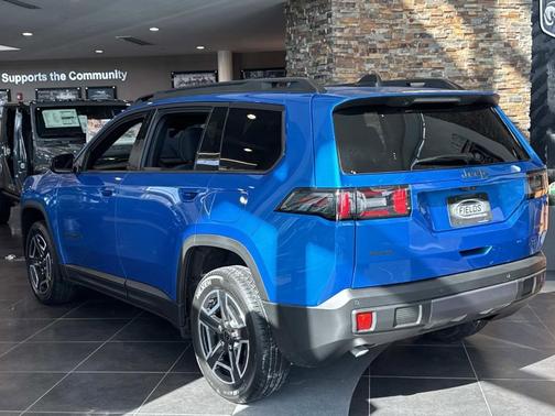 2026 Jeep Cherokee LAREDO/LIMITED