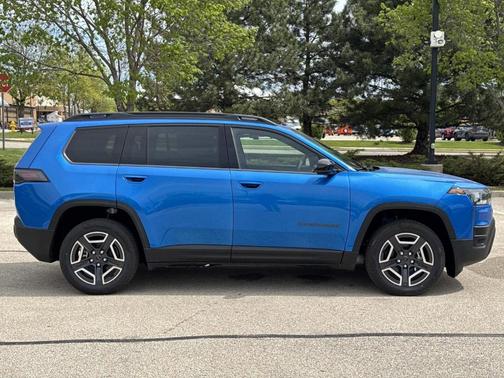 Hydro Blue Pearlcoat 2026 Jeep Cherokee LAREDO/LIMITED