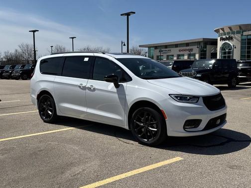 2025 Chrysler Pacifica Limited