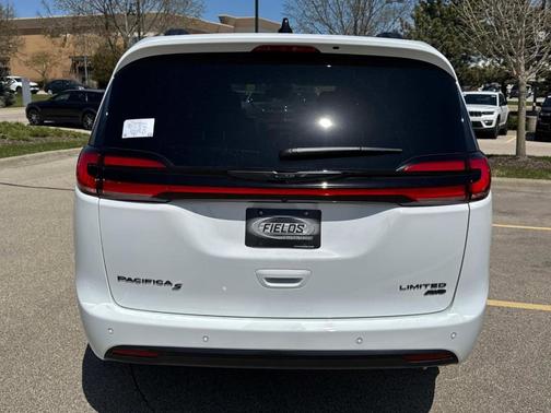 2025 Chrysler Pacifica Limited