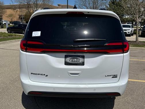 2025 Chrysler Pacifica Limited