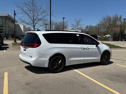 2025 Chrysler Pacifica Limited