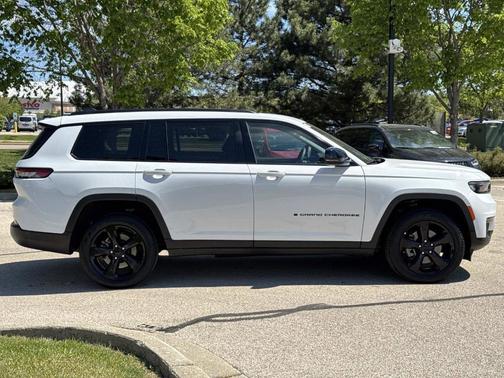 Bright White Clearcoat 2024 Jeep Grand Cherokee L Limited