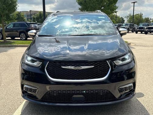 2026 Chrysler Pacifica Pinnacle AWD