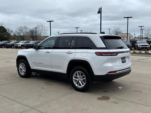 2024 Jeep Grand Cherokee Laredo