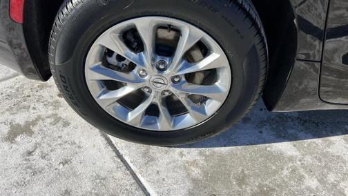 2022 Chrysler Pacifica Touring-L