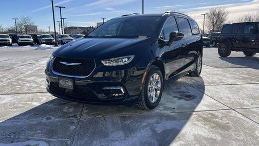 2022 Chrysler Pacifica Touring-L