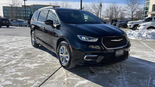 2022 Chrysler Pacifica Touring-L