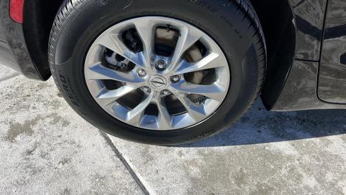 2022 Chrysler Pacifica Touring-L