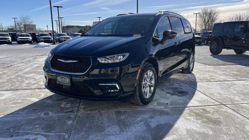 2022 Chrysler Pacifica Touring-L