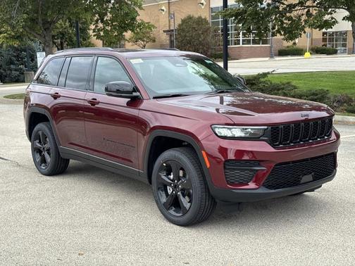 2025 Jeep Grand Cherokee Laredo