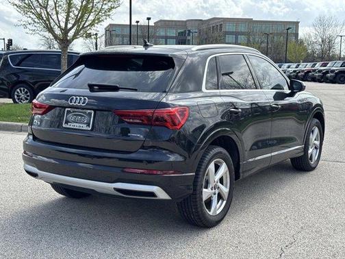 Mythos Black Metallic 2022 Audi Q3 40 Premium